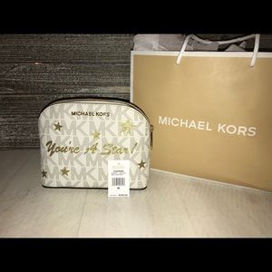 NWT !! MICHAEL KORS LARGE TRAVEL POUCH !